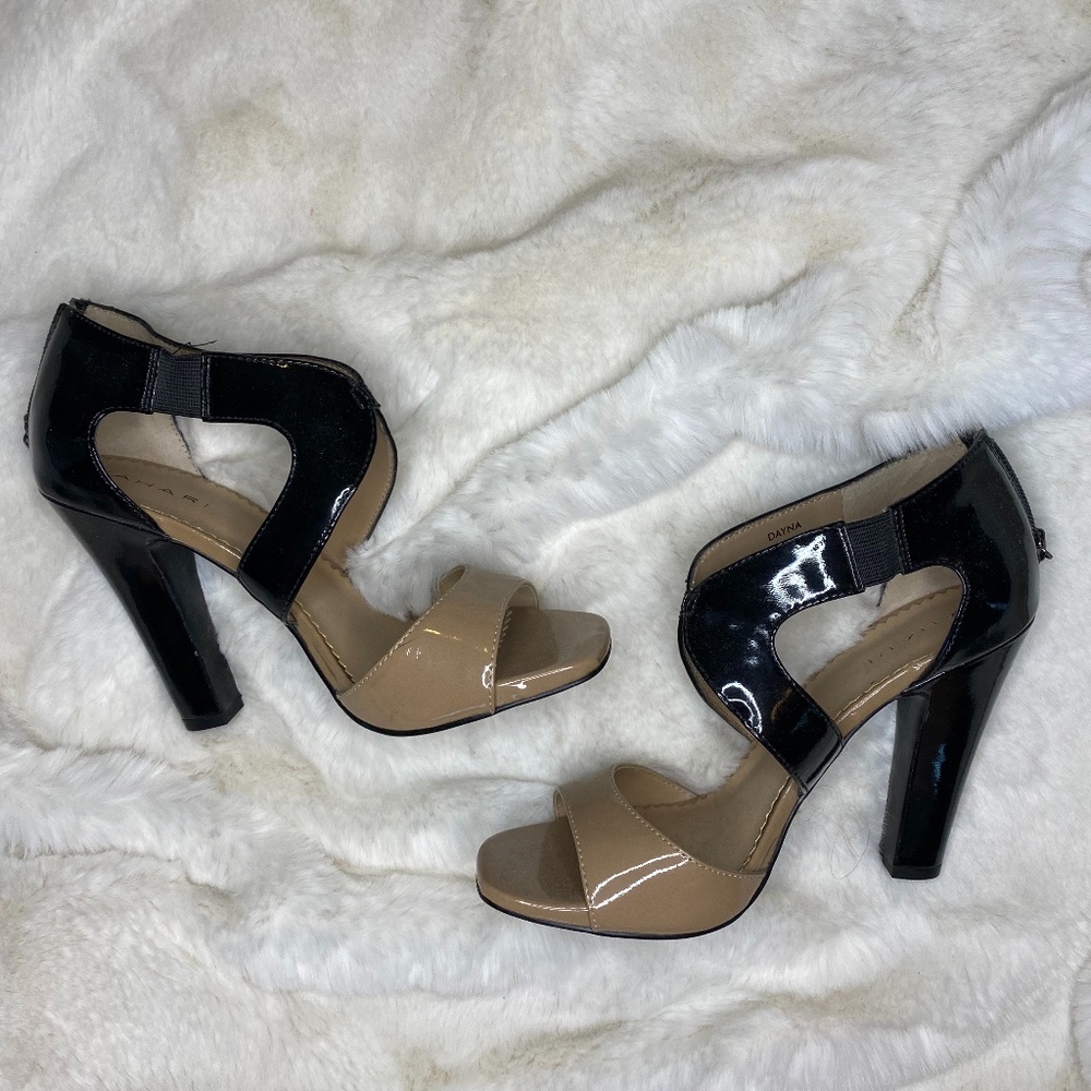Tahari Dayna Heel